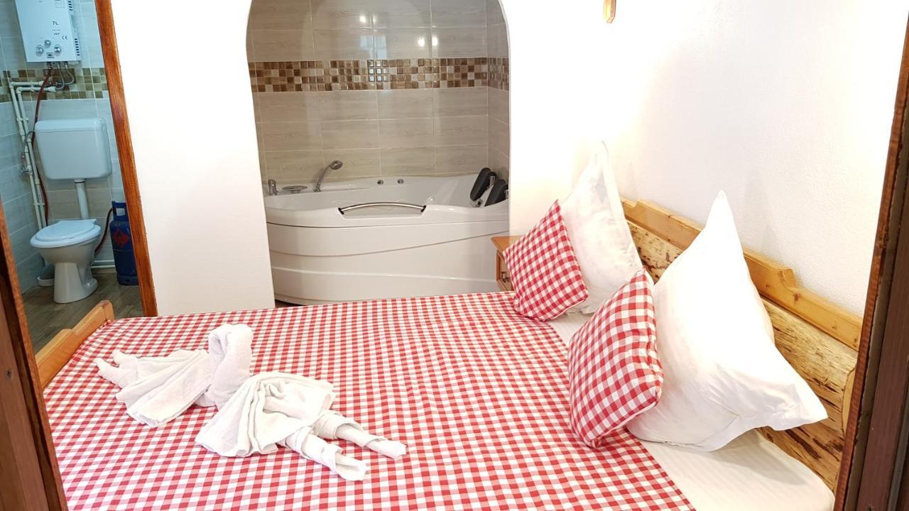 Cabanute Si Camping Dracula Capatineni-Paminteni 外观 照片